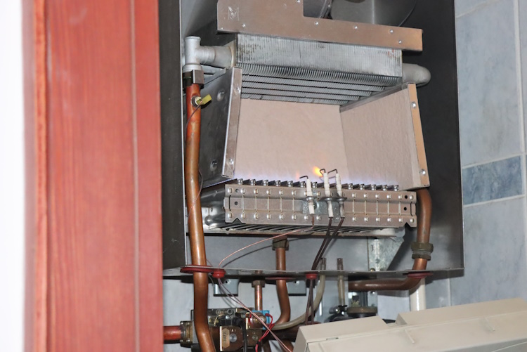 Slika /PU_ZG/slike/PUZ/2024/LISTOPAD/EKSPLOZIJA BOJLERA/IMG_3733.JPG